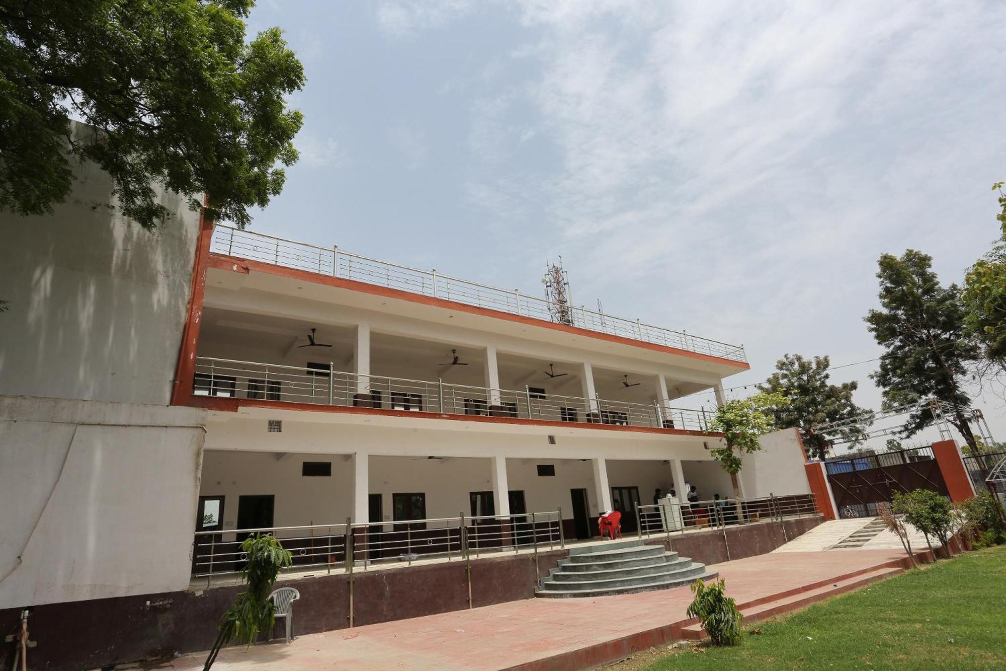 Hotel SPOT ON 43494 Angel Garden Alīgarh Exterior foto